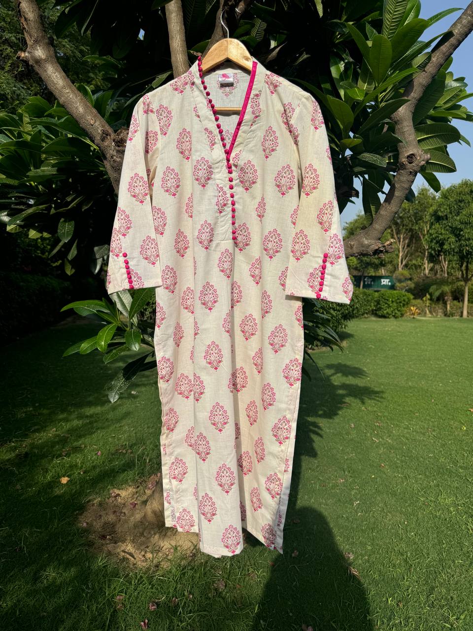 V Neck Kurta With Potli Design